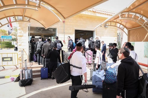 בצל המלחמה: היהודים שכבשו את שארם א-שייח בדרך לליזענסק • גלריה מרהיבה
