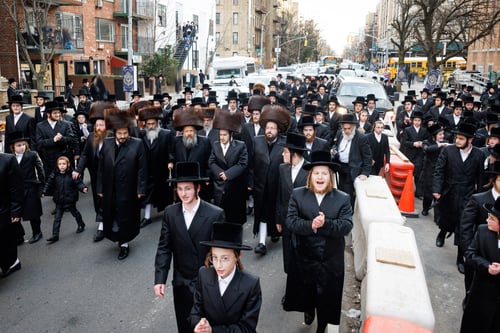 בברית דודים | שמחת הנישואין ההיסטורית בבאבוב 45 • צפו בריקוד הקוזקים