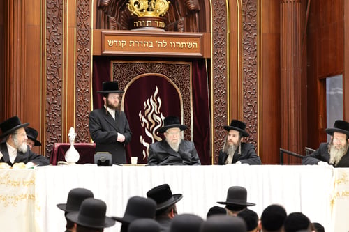 אש של תורה בהיכל הסלונימאי | בחורי הישיבות סיימו עשרות פעמים את הש"ס