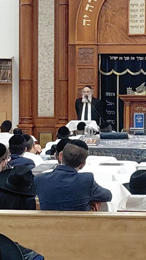 האם במלחמה אפשר להשכיר מקלט לגוי? ראש הישיבה הגרב"ד דיסקין בשמחת חג
