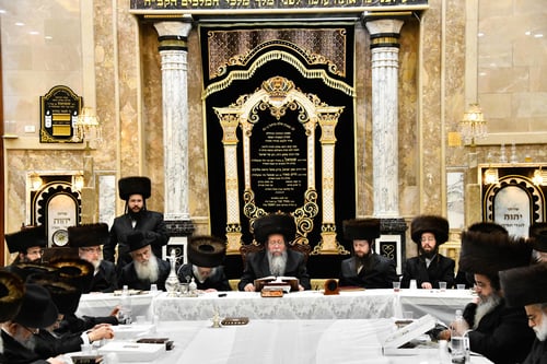 י"א שנים להסתלקות זקנו הגדול זצ"ל: הרבי משבט הלוי חתם את הפסח 