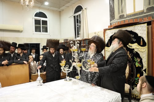בְּתוֹכֵכִי יְרוּשָלָים: האדמו"ר מביאלה ב"ב ערך 'לחיים' לרגל הילולת זקנו מלענטשנא
