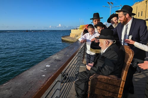 עוד בשליחות הרב מבריסק | המעמד הנדיר של הגרב"ד פוברסקי מול גלי הים