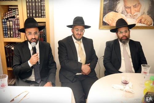 במתכונת מצומצמת וברוממות רוח: שמחת החג אצל הגר"י יפת בצל המצב