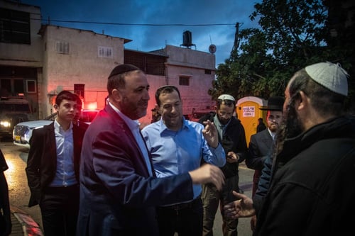 בין סמטאותיה של הכפר הערבי | אלפים בהילולת יהושע בן נון  