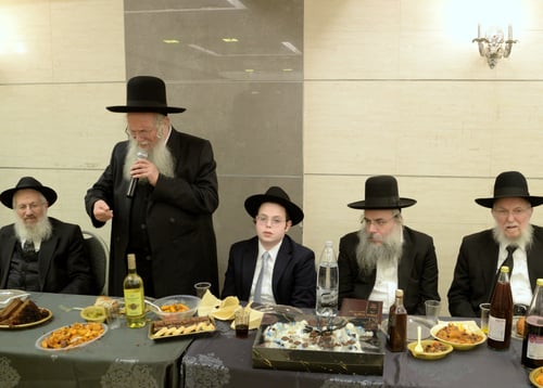 שמחה בהיכל המשגיח: אדמו"רים ורבנים בשמחת בר המצוה לנכד הגרמ"ד ליפקוביץ