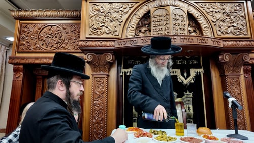 בלהבת החסד: המשפיע רבי אלימלך הלהיב את הלבבות בהילולת רבי ישעיה'לה