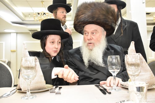 תפארת שבמלכות | אדמו"רי בית רוז'ין בשמחת הבר מצווה לנכד הרבי מוואסלוי