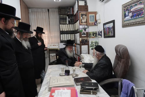 דרישת שלום מהרבי זצ"ל | המכתב שנמצא בתוך הקלסר בדיוק 20 שנה אחרי שנכתב