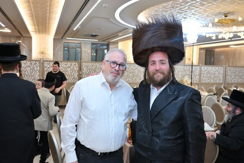 איש ליז'ענסק בירמ"צ בעמנואל, הרבנים ואישי הציבור נהרו להשתתף בשמחתו