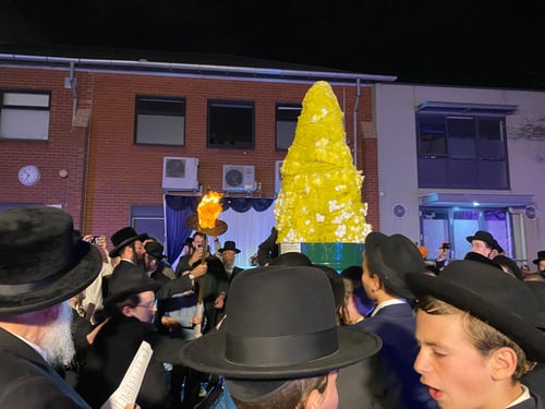 הקדימו את כולם | באוסטרליה כבר הדליקו את מדורת ל"ג בעומר