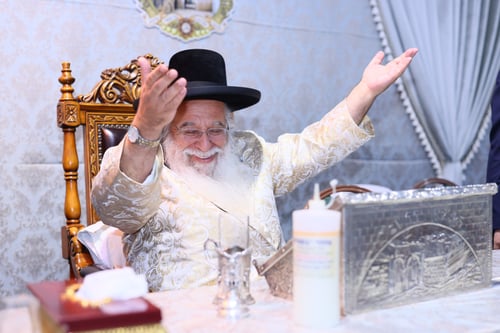 אש קודש במירון: רגעי ההתעלות מהדלקת המקובל רבי בניהו שמואלי