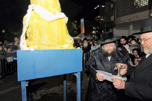 כמנהג הקודש | הרבי מז'ימיגראד עטף את המדורה בצמר גפן והעלה את האבוקה