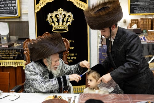 המתקת הדינים; כשהרבי מסטרופקוב זרק סוכריות אל עבר קהל חסידיו