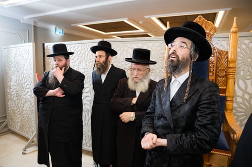 הבנש"ק העסקן ערך ברית לבנו: האדמו"רים והרבנים לצד אישי ציבור הגיעו לברך