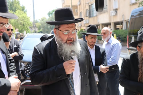בבני ברק ובאלעד; אלפים ליוו למנוחות את הגאון רבי משה צרף זצ"ל