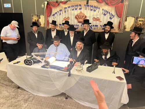 דמעות בקובה; אחרי מאה שנים - ספר תורה מהודר הוכנס למדינה הקומוניסטית