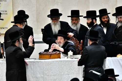 תשעים שנה לסבא קדישא; כך ציינו את ההילולא קדישא בחצר הקודש ויז'ניץ