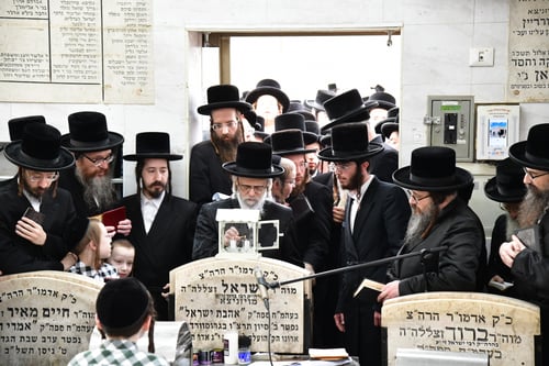 בבני ברק ובכותל המערבי: הרבי מסערט ויז'ניץ שפך שיח לישועת הכלל והפרט