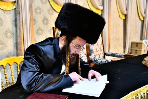 שמחה בארבע חצרות | גלריה משמחת הנישואין שאיחדה את שושלות החסידות