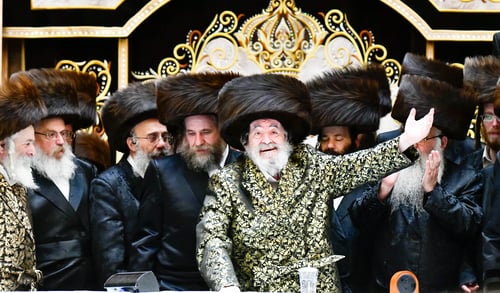 מהריקוד עם האדמו"רים ועד שירת 'נאר אמונה' שהרעידה את ההיכל | תיעוד ענק משמחת בית ויז'ניץ