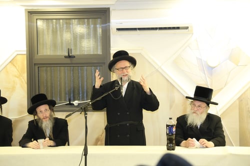 בריסק פינת מכנובקא; כך ציינו שנתיים למהפכה הבריסקאית בישיבה החסידית