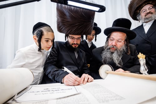 האיש שחתום על השלום ההיסטורי בסאטמר חגג – והחסידות החזירה לו כבוד