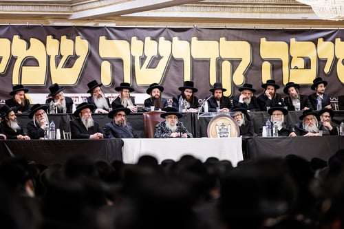 הרבי מסאטמר בזעקה: "בדורנו יש פער נורא בין הסבתא לנכדות; זו ירידת הדורות מבהילה"