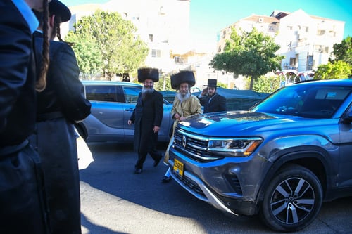 אש קודש בביתר; אלפים נהרו לשבת ההתעלות בצילו של רבי אלימלך • תיעוד ענק