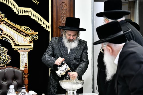 26 שנים ל'נחל יצחק; כך ציינו בזוטשקא אמסנא את הילולת מייסד החסידות בב"ב 
