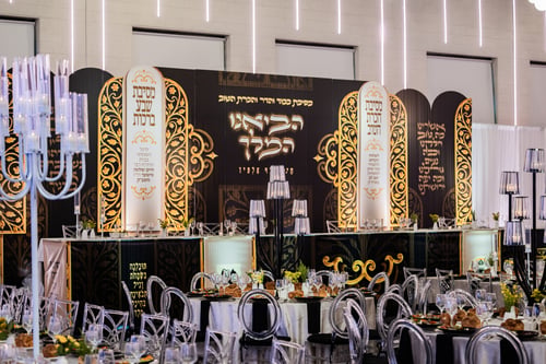 כך הוקירו בסאטמר את 'שרי האלפים' שגייסו מיליונים לתושבי ארץ הקודש | צפו