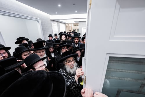 בלי רעש וצלצולים; בסאטמר חנכו שני אולמות שמחות חדשים ב-25 דקות בלבד