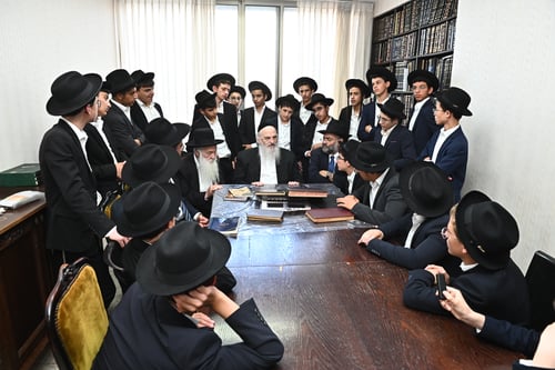 תלמידי 'סוכת דוד' התברכו אצל גדולי ישראל בבני ברק