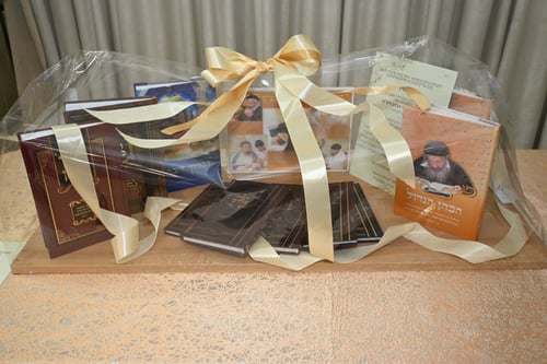 ישמח חתני: שמחת בר המצווה לנכדו בכורו של רב העדה התוניסאית בירושלים