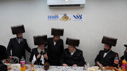 קרובה ישועתכם לבוא; הרה"צ מבעלזא חיזק את הבחורים המבוגרים של החסידות