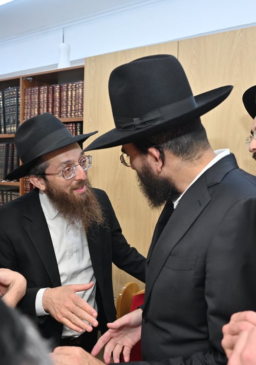 בערב תשעה באב | האדמו"ר רבי פנחס אבוחצירא ריתק את תושבי עפולה