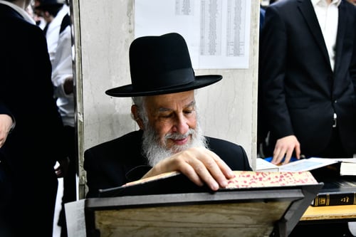 מצב עולם התורה | גדולי הדור העתירו בעצרת תפילה בסלבודקה