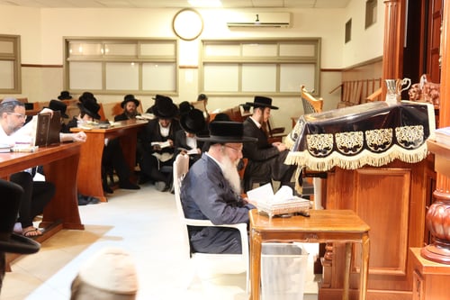 תָּאַנְנוּ לִשְׁפּוֹךְ דְּמָעוֹת כַּמַּיִם • תשעה באב בחצה"ק קרעטשניף קרית גת