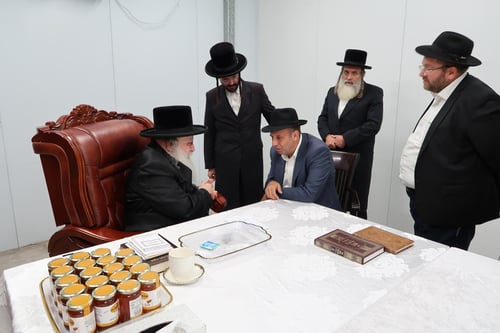 הרבי מנדבורנה קיבל קהל ברבש"ד