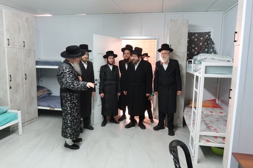 הרבי מקרעטשניף בפתיחת זמן אלול
