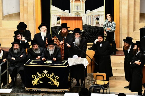 האדמו"ר מויז'ניץ מונסי בבני ברק