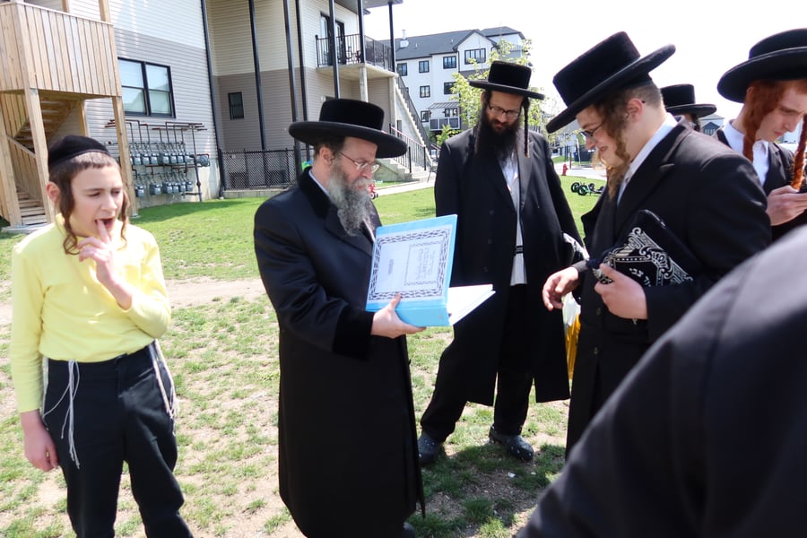 תשעה באב אצל האדמו"ר מקרעטשניף סיגעט ווילאמסבורג
