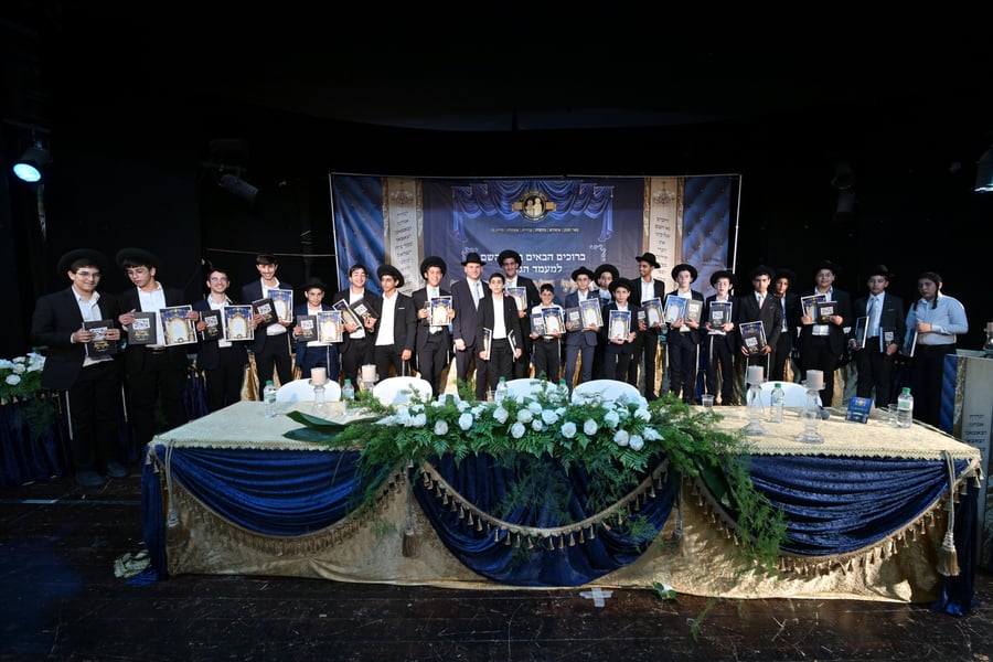 26 סיומי מסכתות; ילדי הדרום חגגו במעמד מרומם בראשות ראש הישיבה