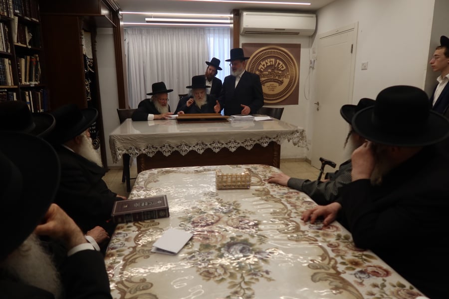 המעמד במעונו של הגר"מ שטרנבוך