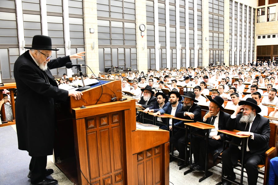 הגאון רבי משה הלל הירש שליט"א בישיבת מיר בברכפלד