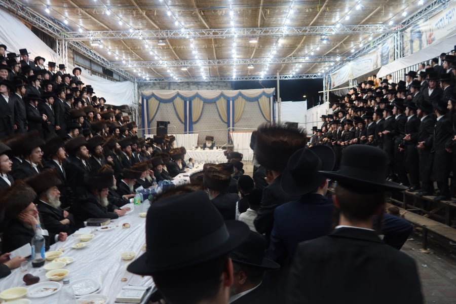 שמחת בית השואבה בחצר דושינסקיא
