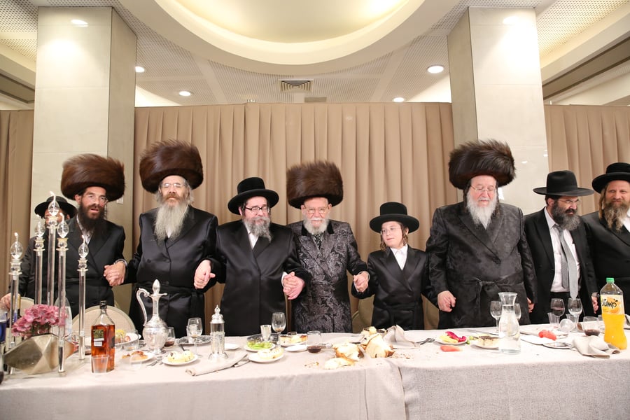 שמחת בר המצווה בחצרות טריסק-סאווראן • צילום: דוד קשת